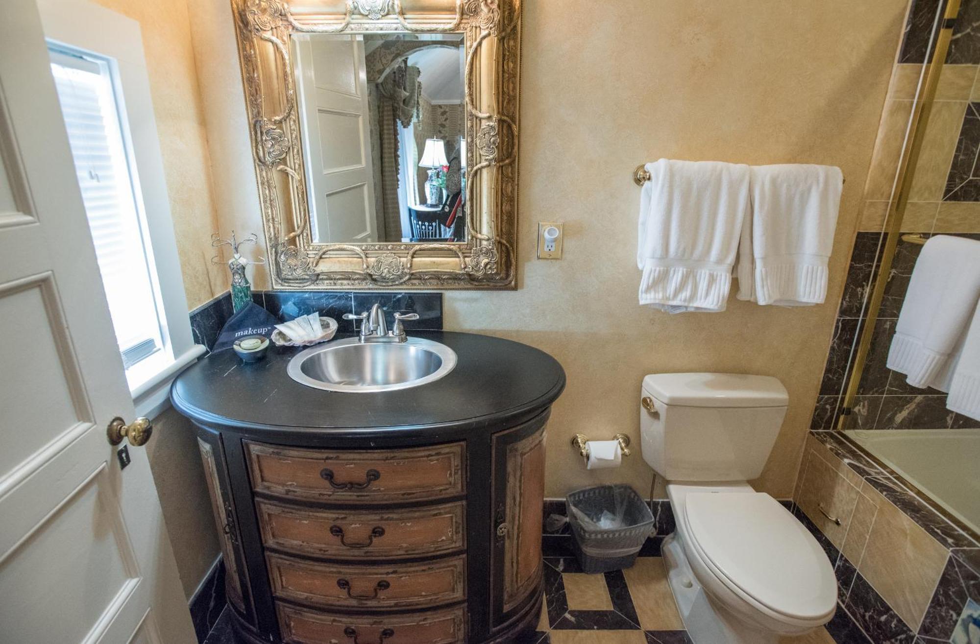 Gramercy Mansion Stevenson Room photo