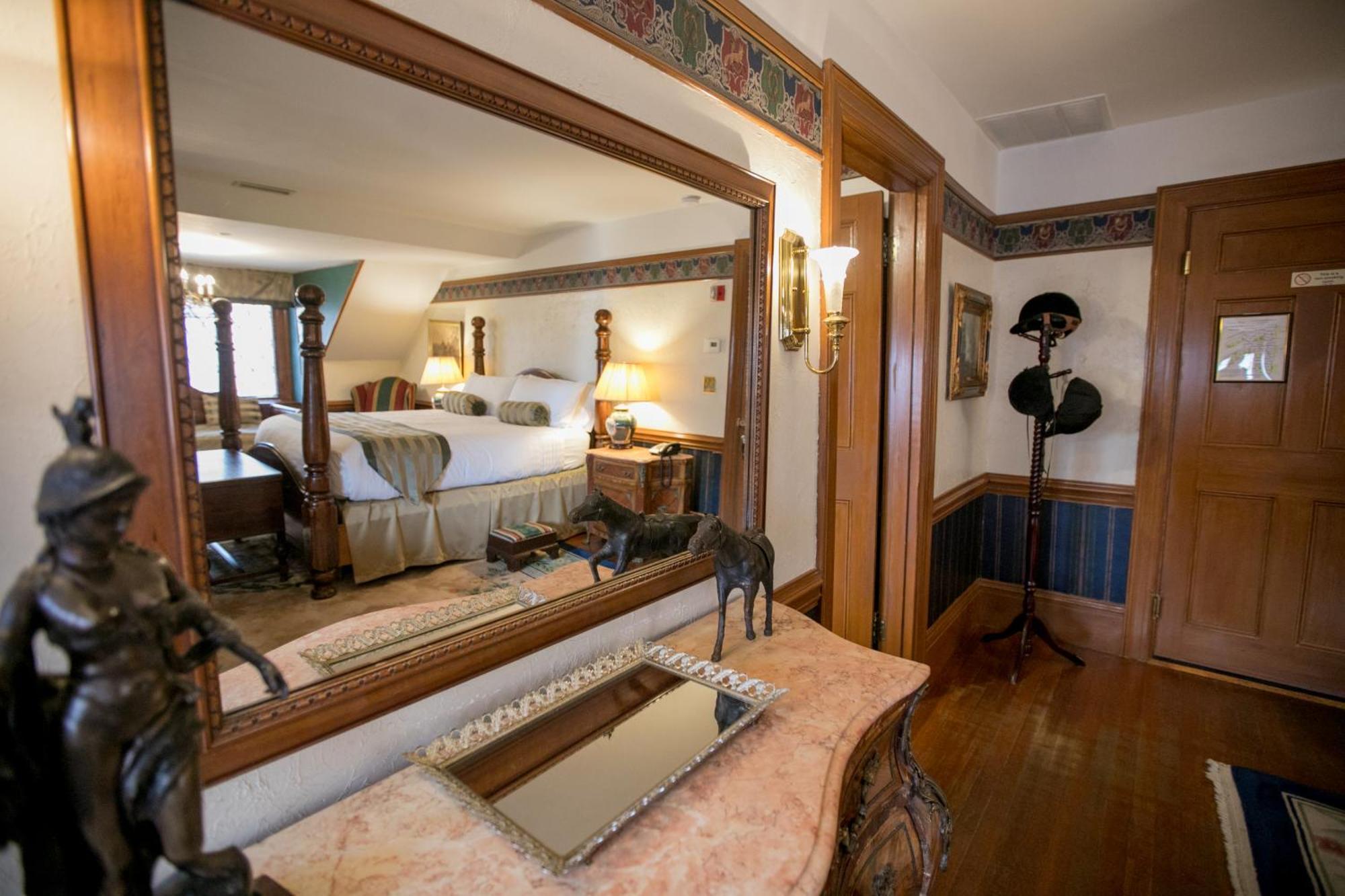 Gramercy Mansion Stevenson Room photo