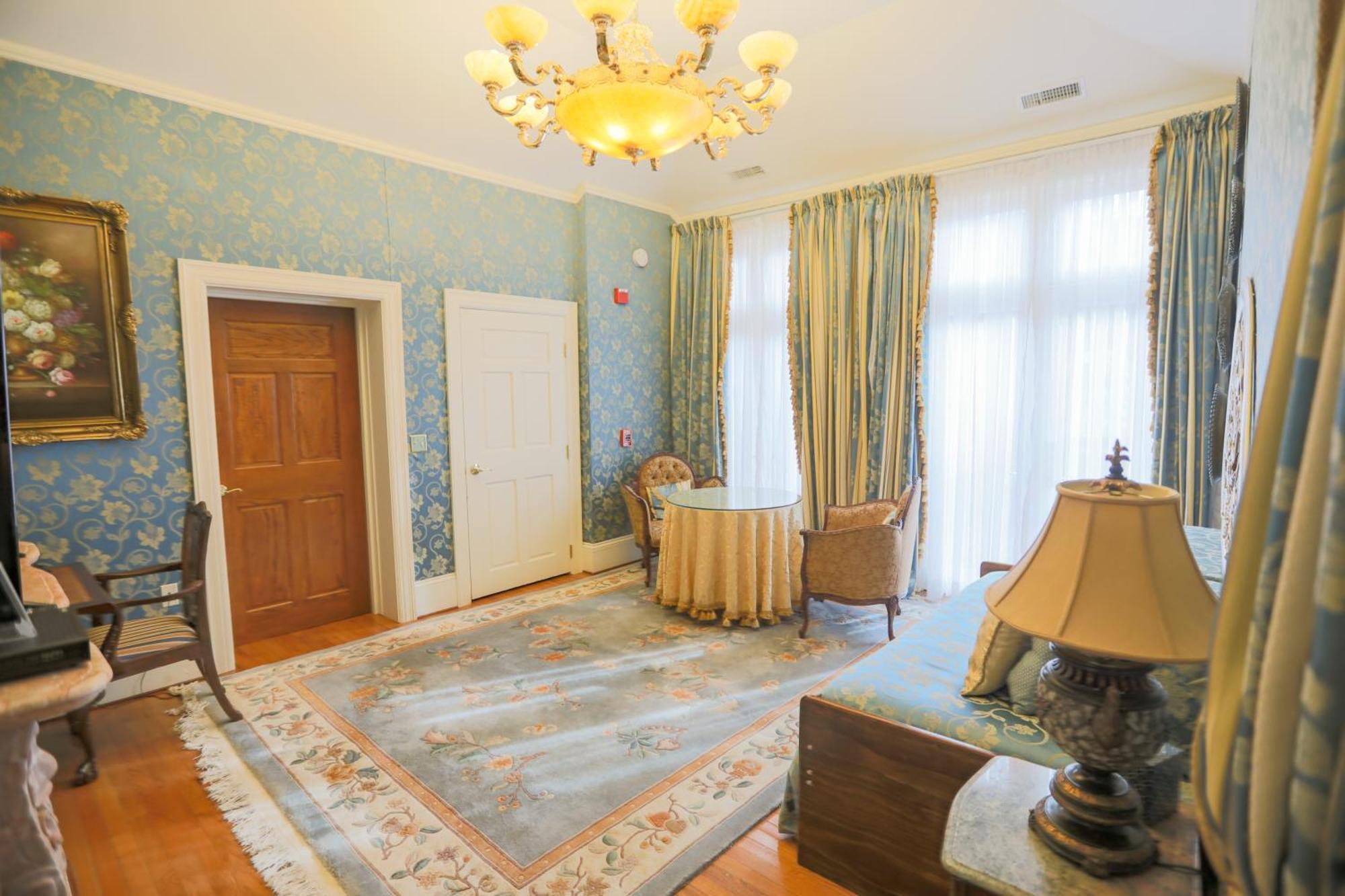 Gramercy Mansion Stevenson Room photo