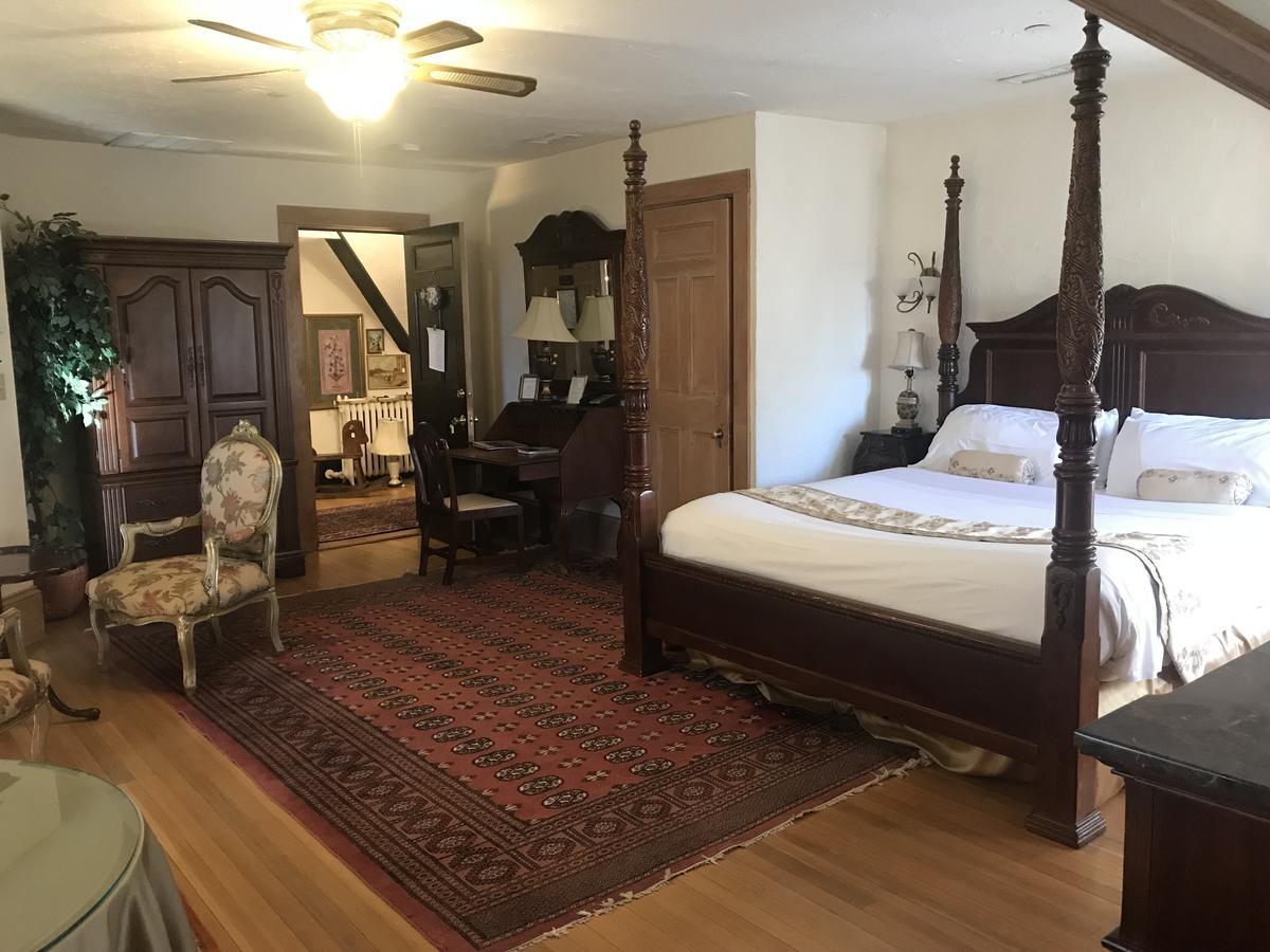 Gramercy Mansion Stevenson Room photo